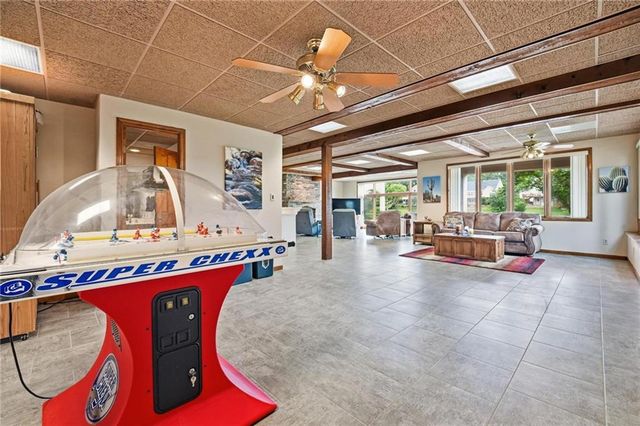332 NE Warrington Court, Lee's Summit, MO 64064