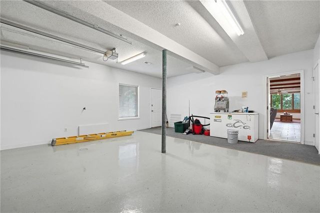 332 NE Warrington Court, Lee's Summit, MO 64064