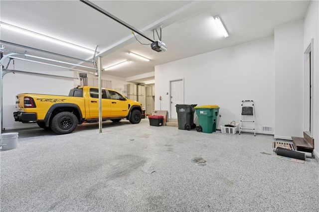 332 NE Warrington Court, Lee's Summit, MO 64064