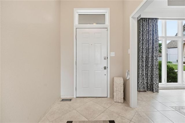 332 NE Warrington Court, Lee's Summit, MO 64064