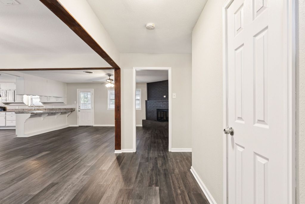 7009 Corona Drive, North Richland Hills, TX 76180 — photo 3