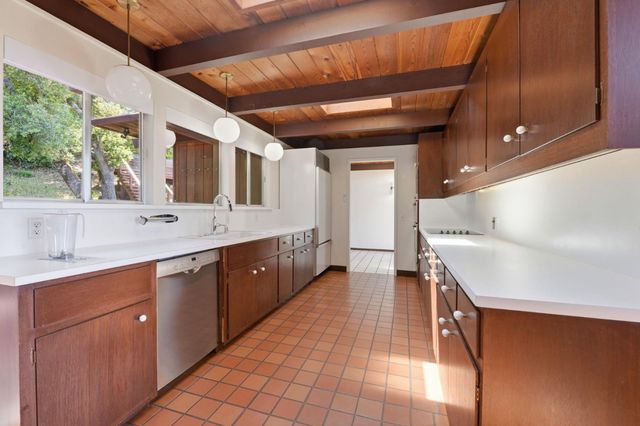 410 Conil Way, Portola Valley, CA 94028