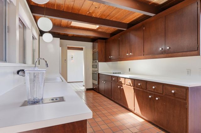 410 Conil Way, Portola Valley, CA 94028