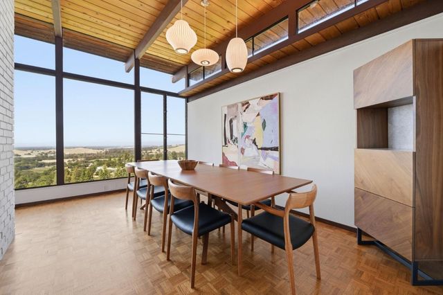 410 Conil Way, Portola Valley, CA 94028