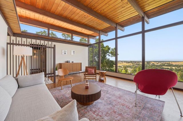 410 Conil Way, Portola Valley, CA 94028