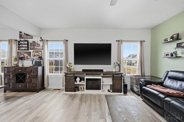 1383 Springfield Drive, Harrison, OH 45030