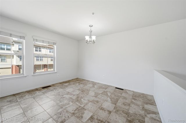 402 Old Pine Way, Walled Lake, MI 48390