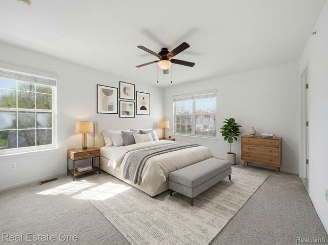 402 Old Pine Way, Walled Lake, MI 48390