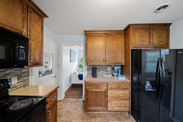 218 W 97TH Street, Kansas City, MO 64114