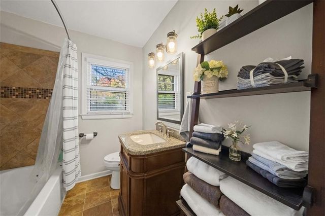 218 W 97TH Street, Kansas City, MO 64114