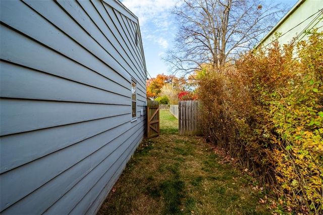 218 W 97TH Street, Kansas City, MO 64114