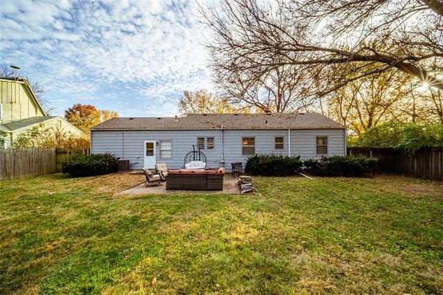 218 W 97TH Street, Kansas City, MO 64114