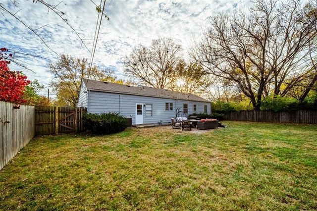 218 W 97TH Street, Kansas City, MO 64114