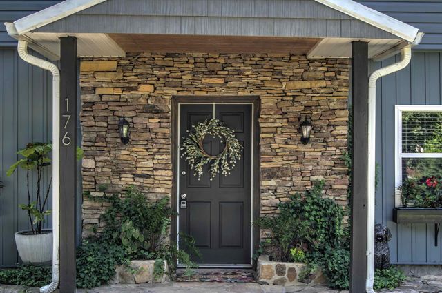 176 Poplar Avenue, Trenton, GA 30752