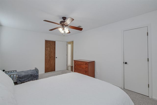 1910 New Castle Court, Arlington, TX 76013