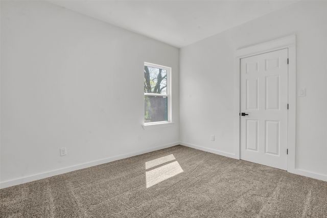 507 W Spruce Street, Whitewright, TX 75491