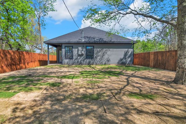 507 W Spruce Street, Whitewright, TX 75491