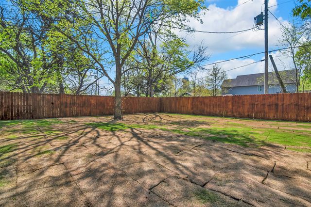 507 W Spruce Street, Whitewright, TX 75491