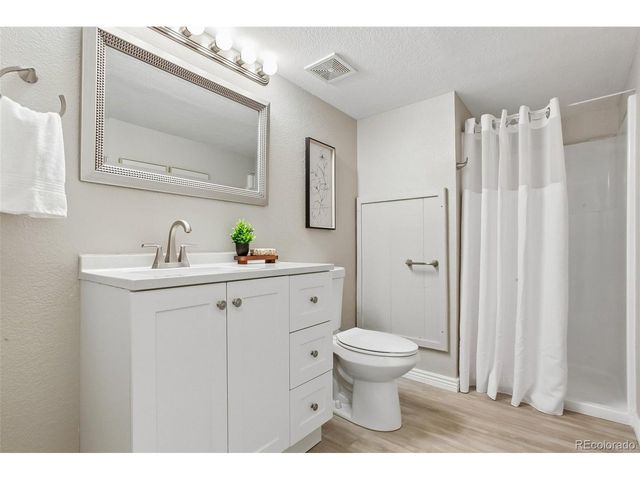 6065 Wadsworth Blvd B, Arvada, CO 80003