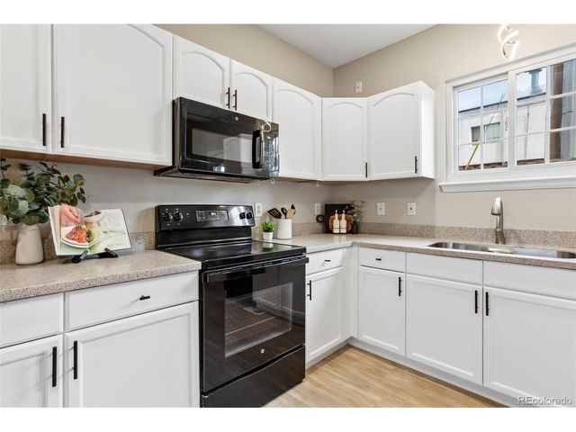6065 Wadsworth Blvd B, Arvada, CO 80003
