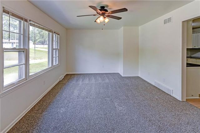 8805 Grandview Street, Overland Park, KS 66212