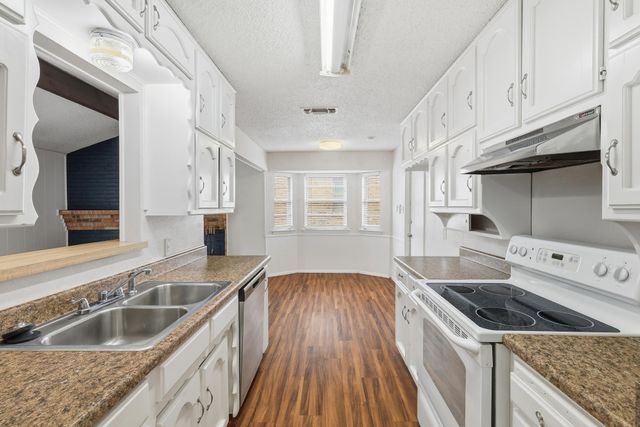 6536 Windrock, Watauga, TX 76148