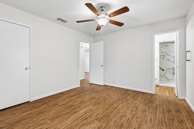 6536 Windrock, Watauga, TX 76148