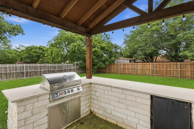 6536 Windrock, Watauga, TX 76148
