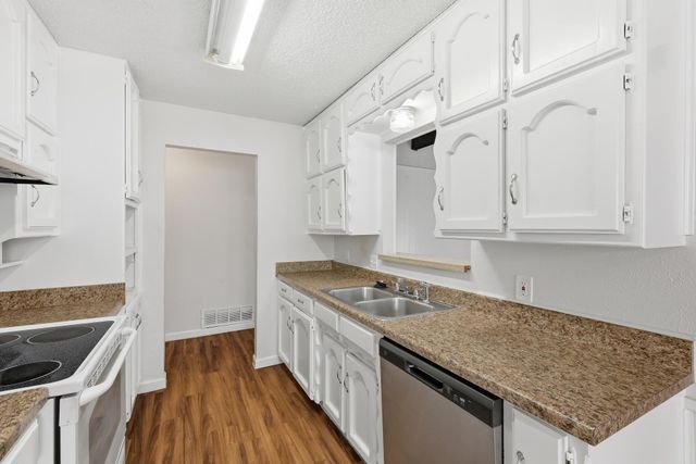 6536 Windrock, Watauga, TX 76148