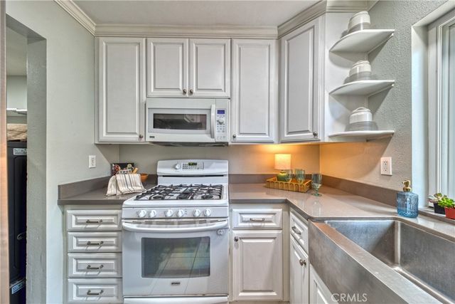 25 Sand Dollar Court 19, Newport Beach, CA 92663