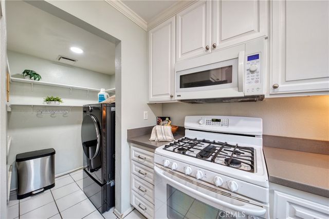 25 Sand Dollar Court 19, Newport Beach, CA 92663
