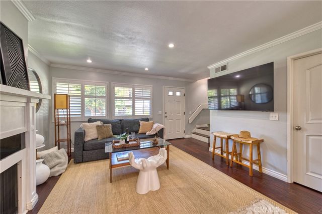 25 Sand Dollar Court 19, Newport Beach, CA 92663
