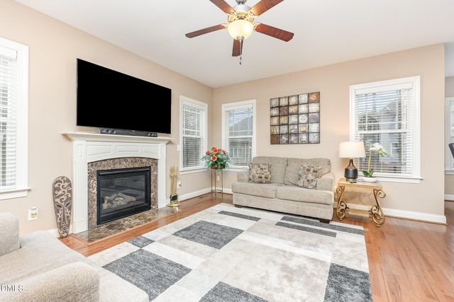 40 Oscar Wilde Way, Youngsville, NC 27596