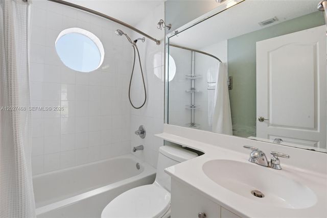 10180 SW 88th Street 403, Miami, FL 33176
