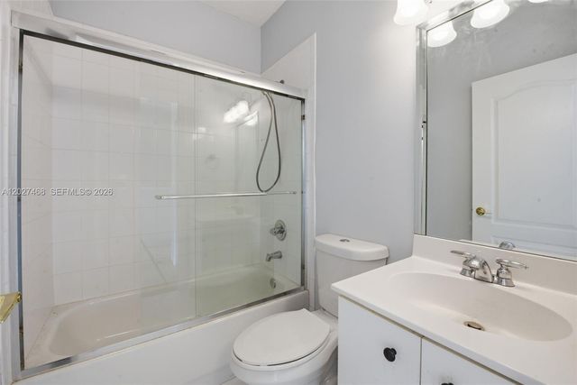 10180 SW 88th Street 403, Miami, FL 33176
