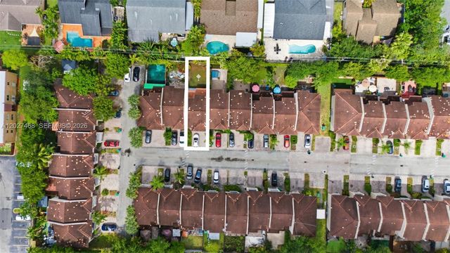 10180 SW 88th Street 403, Miami, FL 33176