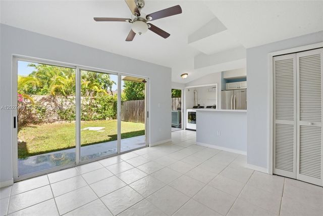 10180 SW 88th Street 403, Miami, FL 33176