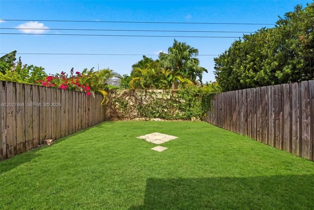 10180 SW 88th Street 403, Miami, FL 33176