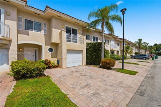 10180 SW 88th Street 403, Miami, FL 33176