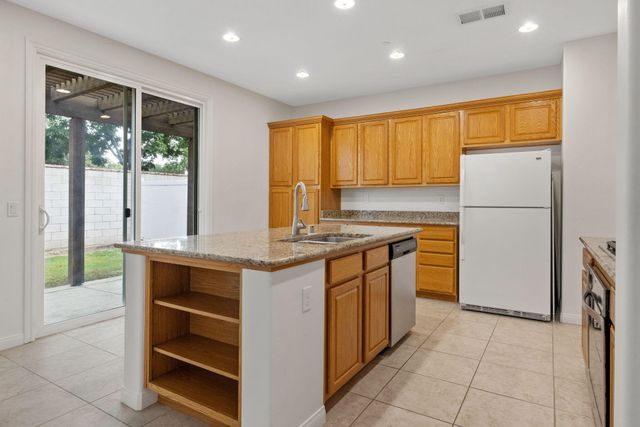 8214 Prentice Hall Drive, Bakersfield, CA 93311