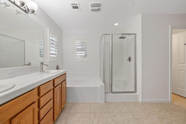 8214 Prentice Hall Drive, Bakersfield, CA 93311