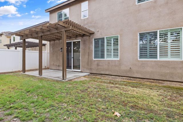 8214 Prentice Hall Drive, Bakersfield, CA 93311