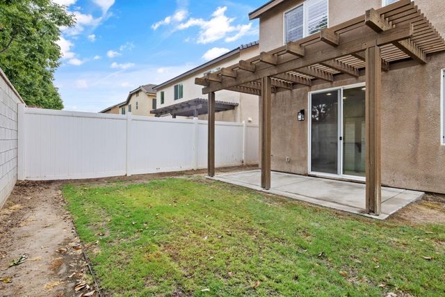 8214 Prentice Hall Drive, Bakersfield, CA 93311