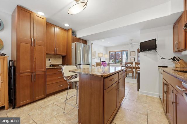 6944 PAWLING ST, Philadelphia, PA 19128