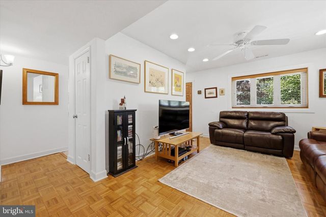 6944 PAWLING ST, Philadelphia, PA 19128