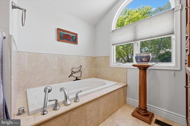 6944 PAWLING ST, Philadelphia, PA 19128