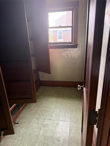 4420 Burns Street, Detroit, MI 48214