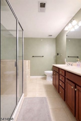 8 Swing Bridge Ln, South Bound Brook Boro, NJ 08880