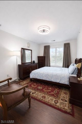 8 Swing Bridge Ln, South Bound Brook Boro, NJ 08880