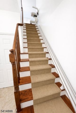 8 Swing Bridge Ln, South Bound Brook Boro, NJ 08880